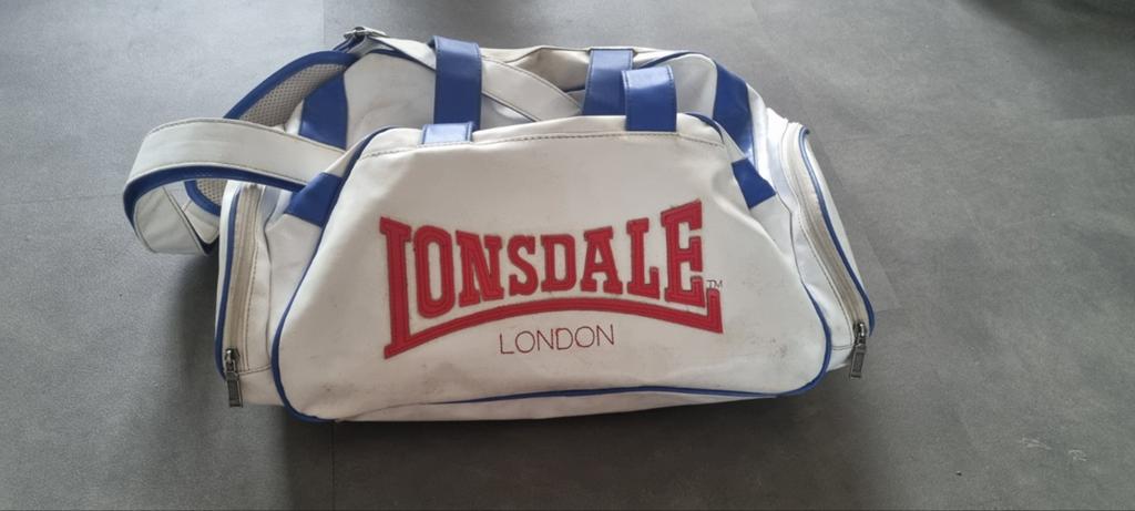 Lonsdale sporttas, Ophalen of Verzenden, Auto's