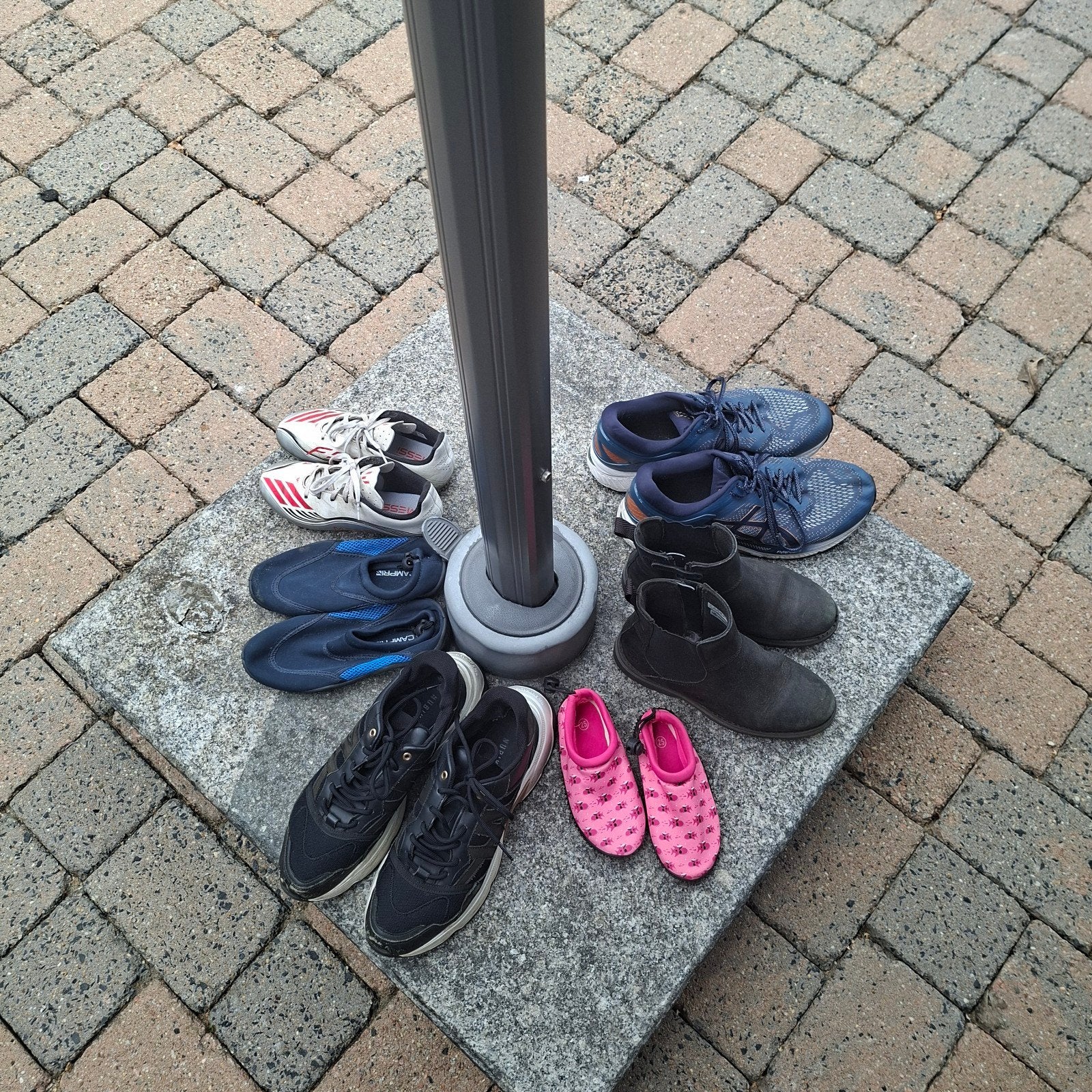 Diverse schoenenpakket: sneakers, waterschoenen, laarzen, Kleding | Dames, Schoenen, Gedragen, Sneakers of Gympen, Zwart, Ophalen
