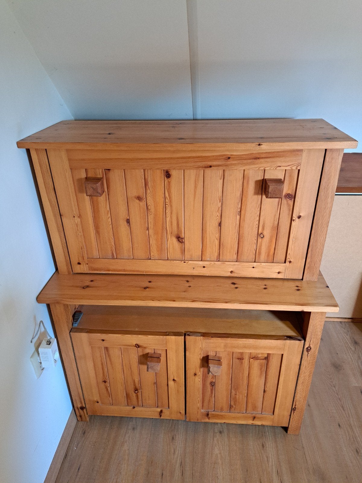 Houten kast / commode met opklapbaar blad, Ophalen, Gebruikt