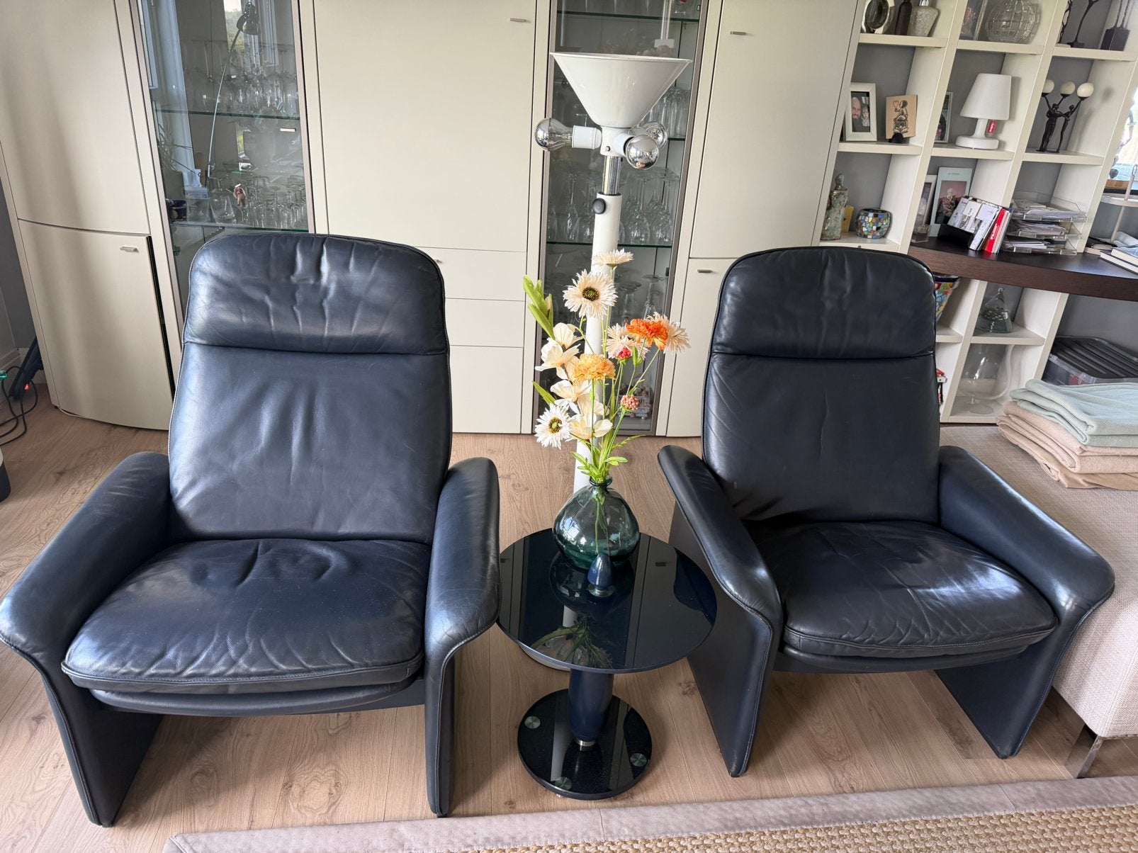 2 x DeSede DS55 blauw Neck leer met hocker, Ophalen, Gebruikt, Twee, Blauw
