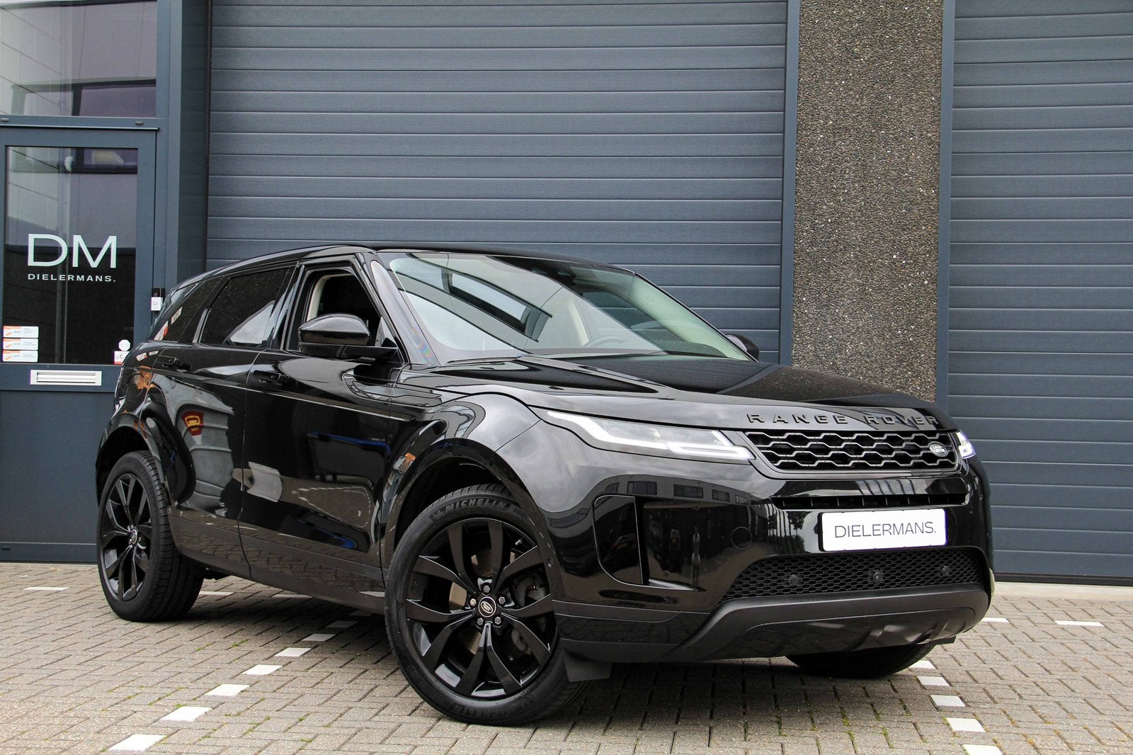 Land Rover Range Rover Evoque P250 AWD | Black Pack! | Vol, Auto's, Land Rover, Bedrijf, Te koop, 360° camera, 4x4, Aangepast voor mindervaliden
