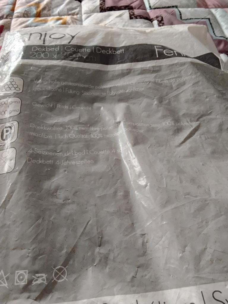 2dekbedden 2bij 2m. Een van200gram een van 300gram izs.synte, Huis en Inrichting, Wit, Tweepersoons, Ophalen of Verzenden, Overige maten