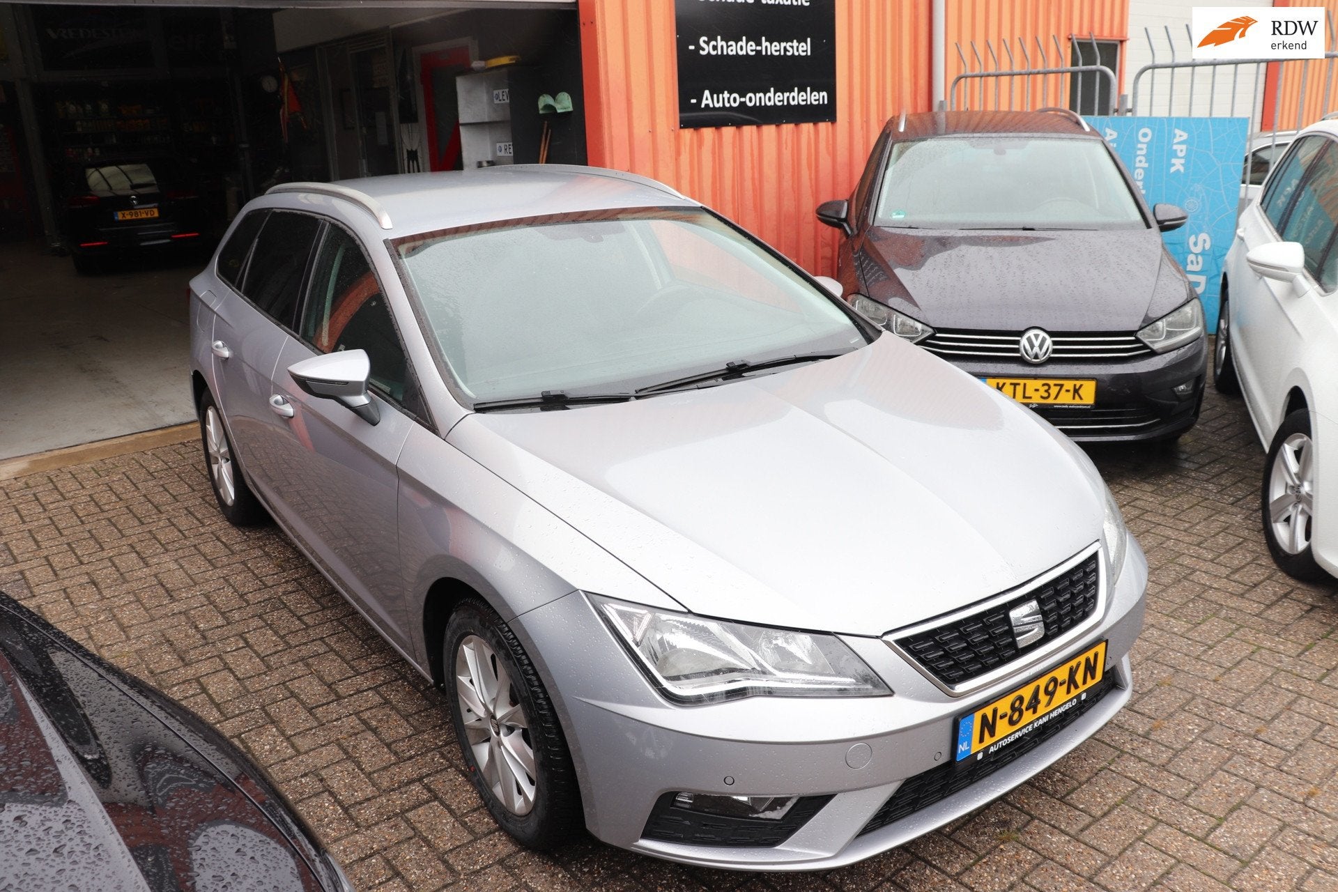 Seat Leon ST 1.6 TDI Xcellence APK sep 2027, Auto's, Stof, Gebruikt, 4 cilinders, Leon