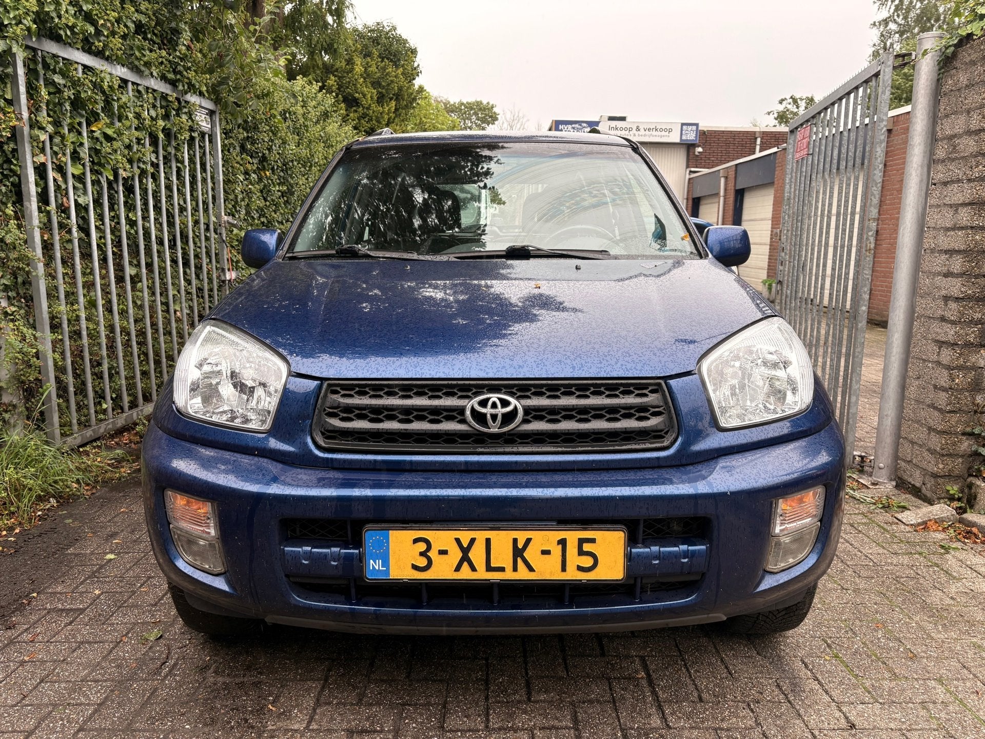 Toyota RAV4 1.8-16V VVT-i Luna - airco - leder, Auto's, Voorwielaandrijving, Gebruikt, 4 cilinders, Blauw