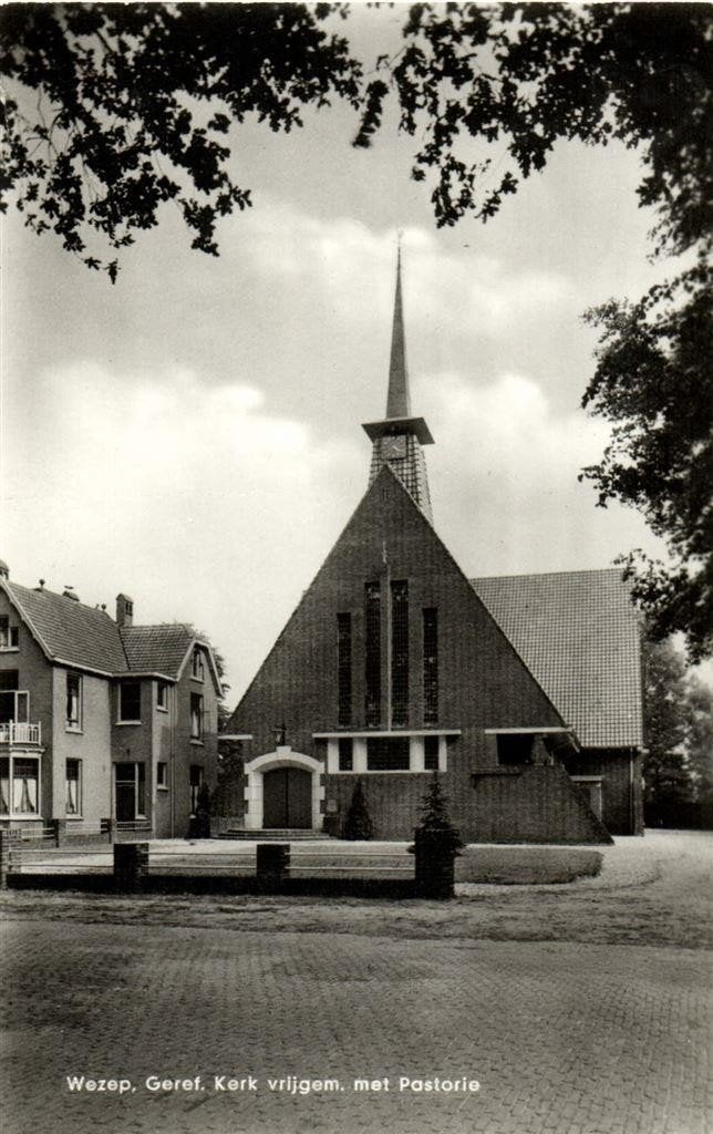 Wezep, Geref. Kerk vrijgem. met Pastorie - ongelopen, Ophalen of Verzenden, 1960 tot 1980, Ongelopen, Gelderland