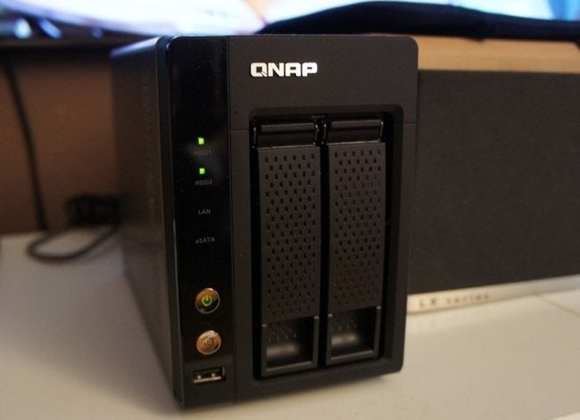 QNAP TS-221 NAS met 2x 4TB WD Red schijven, Computers en Software, Harde schijven, Ophalen, Gebruikt, Server, HDD