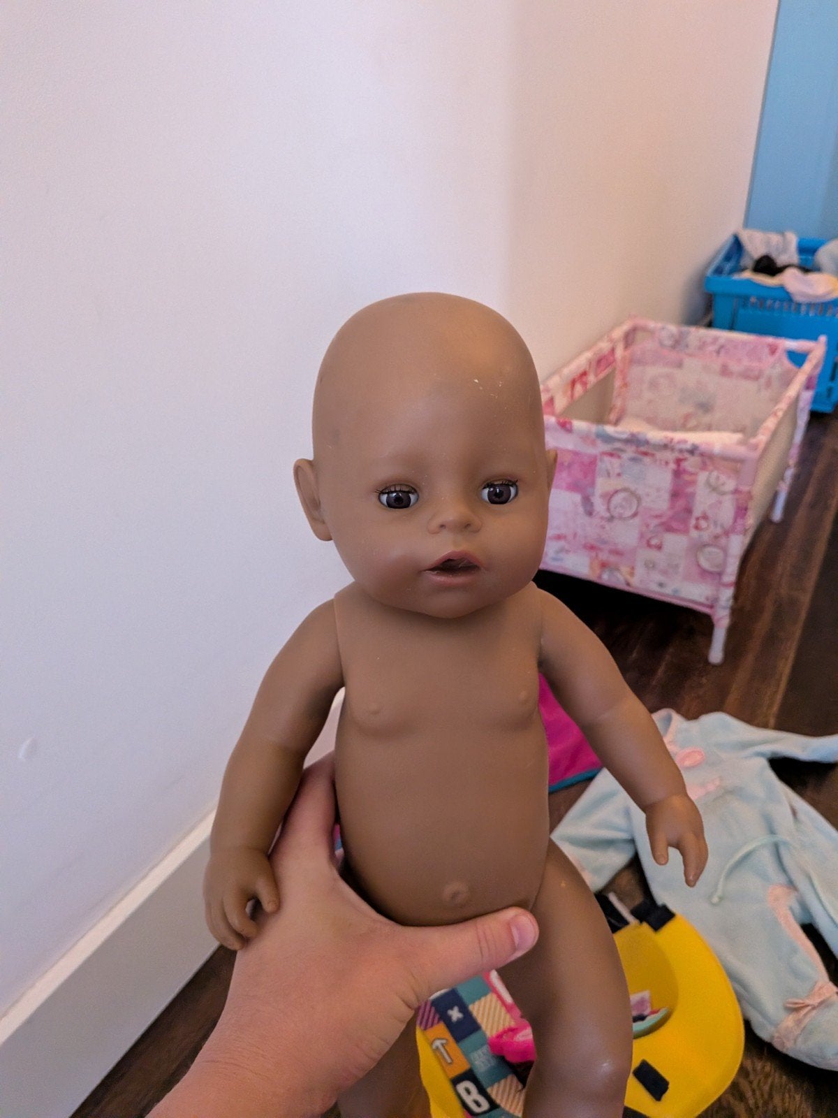 Baby Born donkere pop met uitgebreid accessoirepakket, Kinderen en Baby's, Speelgoed | Poppen, Ophalen, Gebruikt, Babypop