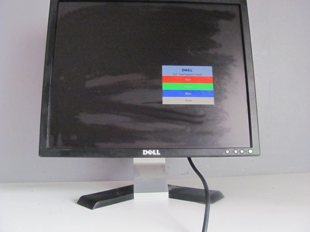 Dell computer monitor E197FPf met vga aansluiting, Kantelbaar, Ophalen of Verzenden, Zo goed als nieuw, Dell