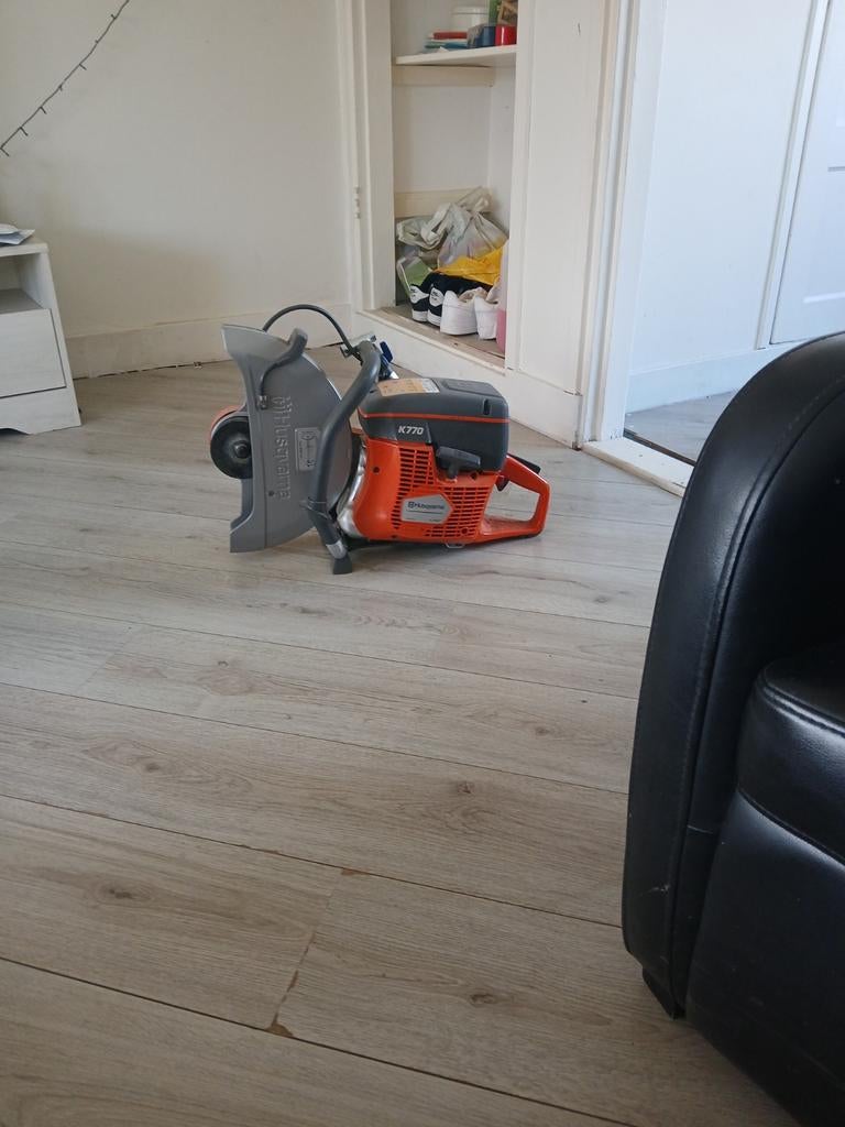 Splinternieuwe bandenzaag  met aankoopbon erbij  1000 ex, Overige materialen, 30 cm of meer, 50 tot 150 cm, Nieuw