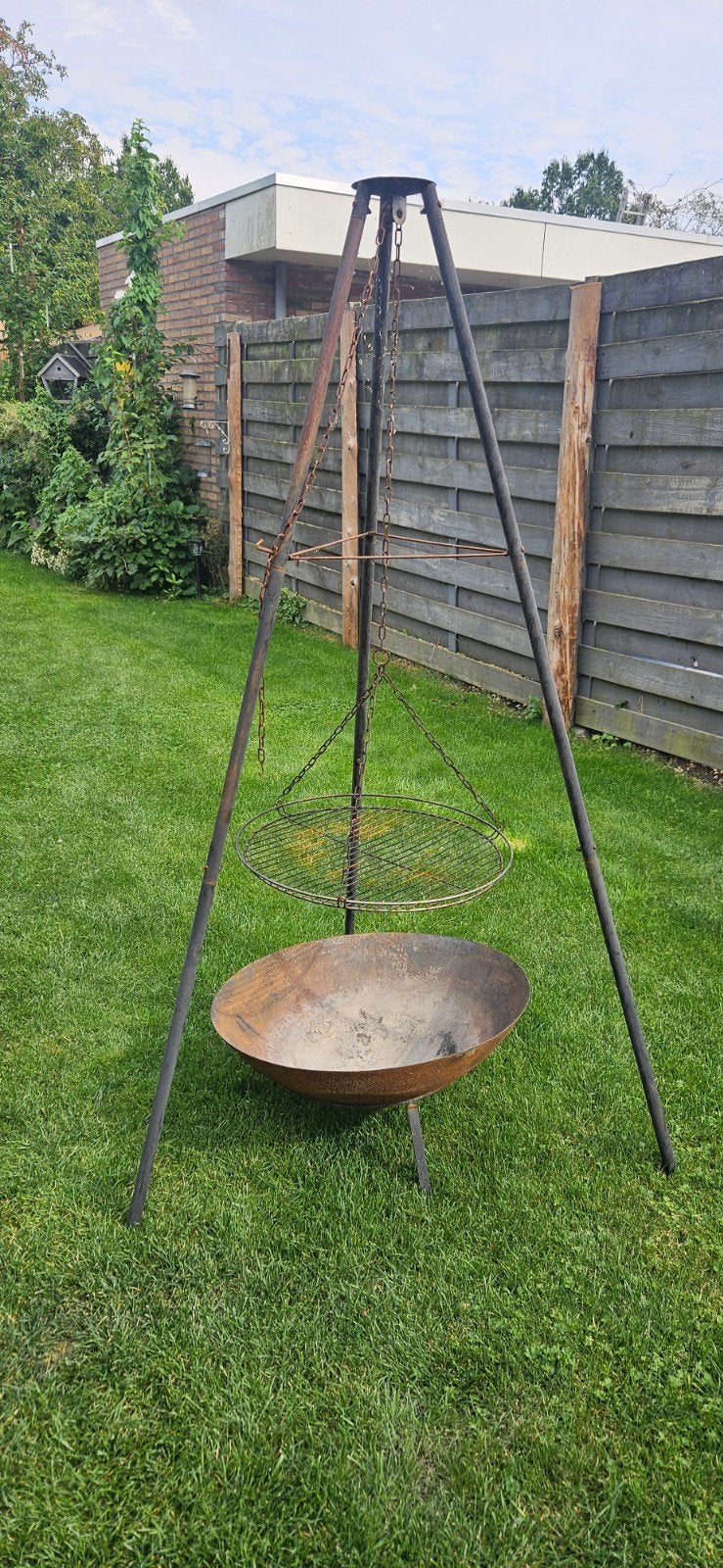 BBQ driepoot met vuurschaal en grillrooster, Ophalen of Verzenden, Gebruikt, Vuurkorf