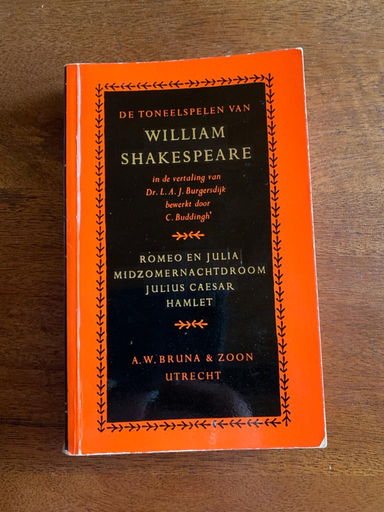 De Toneelspelen van William Shakespeare - Bruna, Ophalen of Verzenden, Gelezen, Nederland