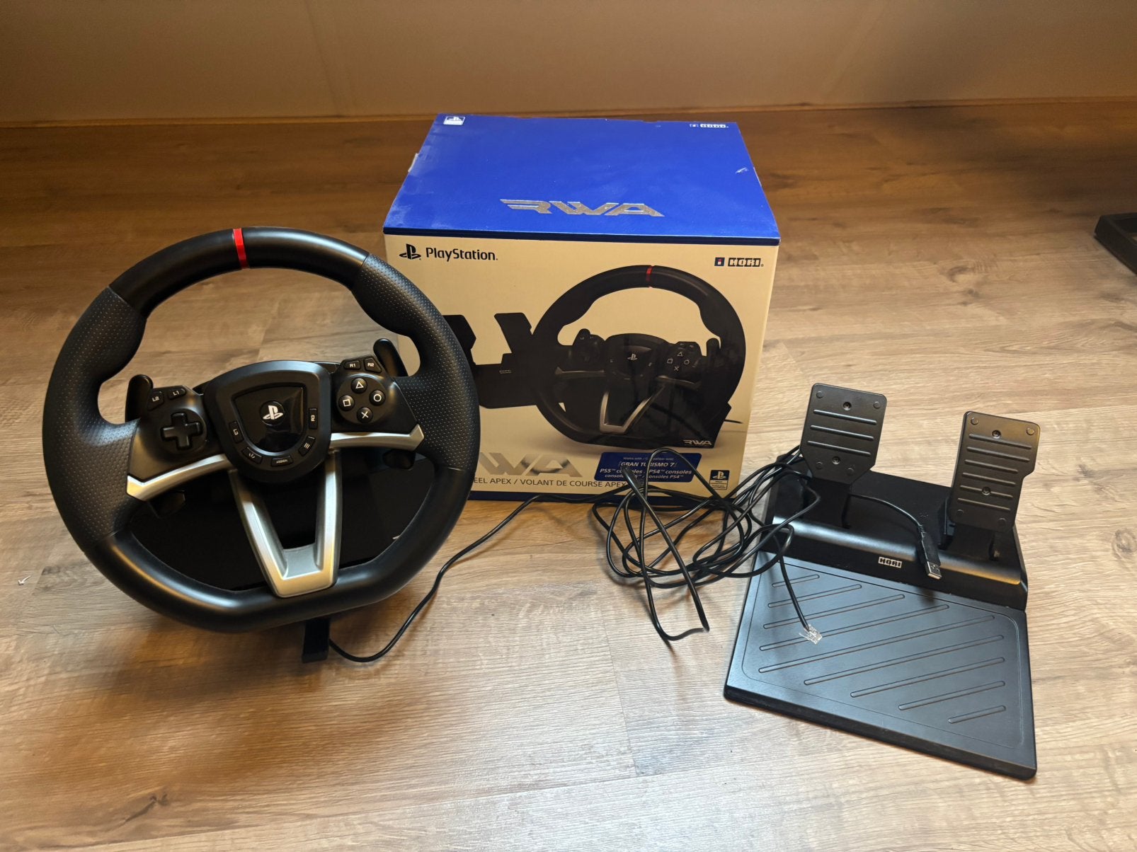 HORI RWA racing wheel apex ps4/ps5/pc, Spelcomputers en Games, Ophalen of Verzenden, Zo goed als nieuw