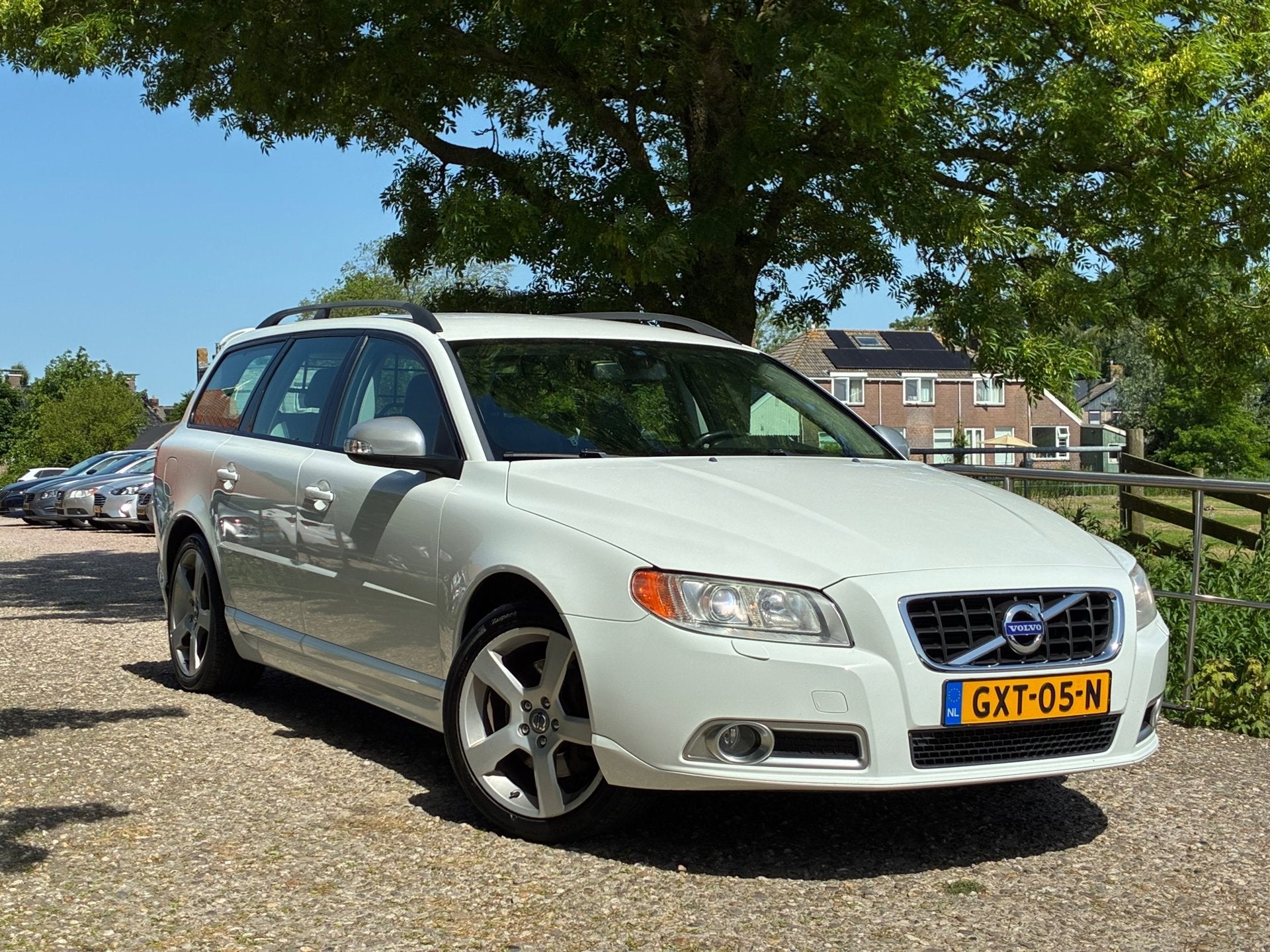 Volvo V70 2.5T Summum | R-Design + Clima + Cruise + Leder nu, Auto's, Voorwielaandrijving, Gebruikt, Zwart, Handgeschakeld