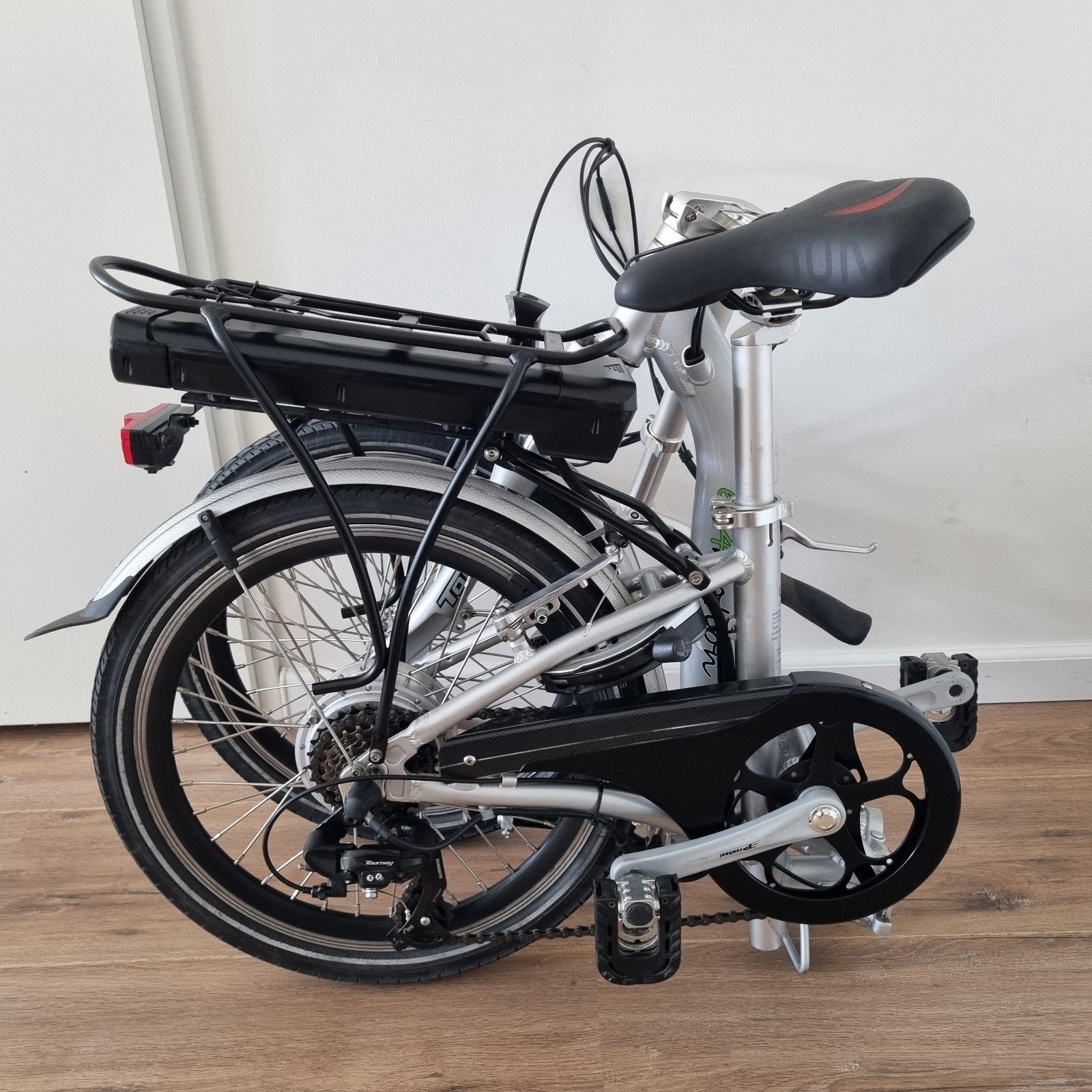 Foto 17 van 2x Z.G.A.N. E-4motion elektrische vouwfietsen (20inch)