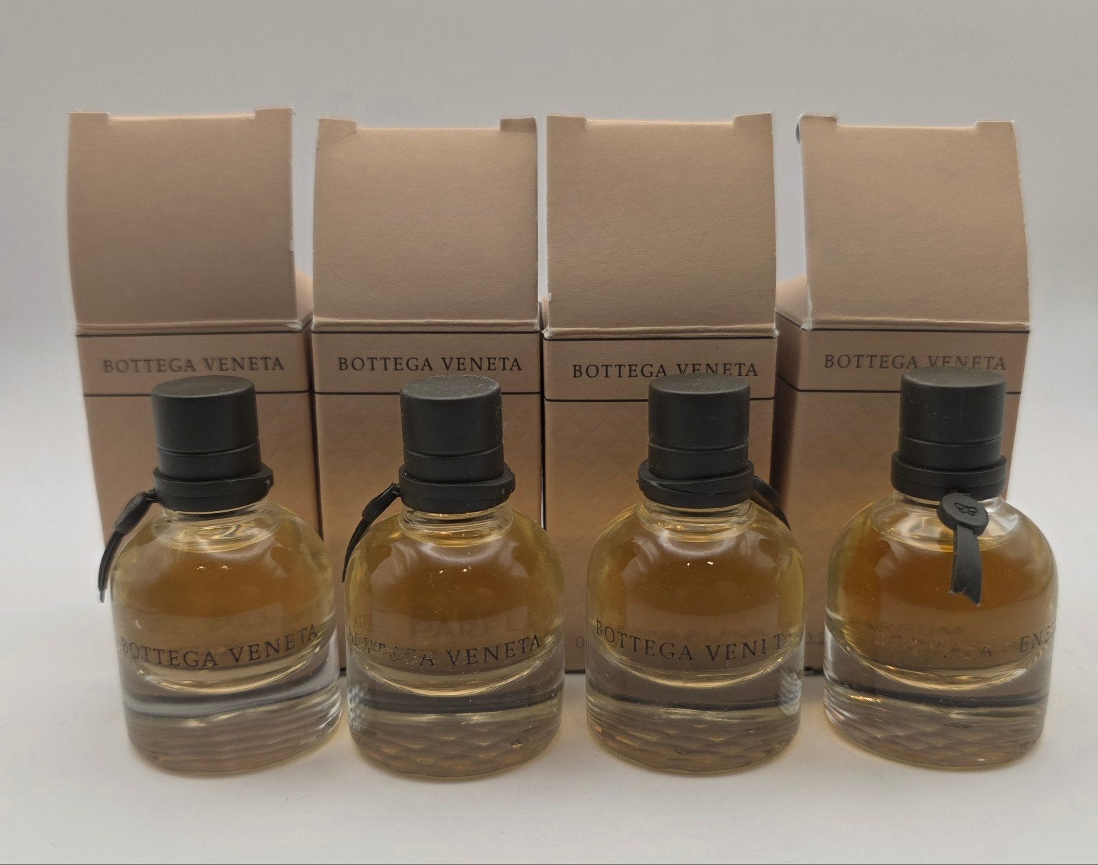 Bottega Veneta Eau De Parfum 30ML (4x7.5ML) Discontinued, Verzamelen, Parfumverzamelingen, Ophalen of Verzenden, Nieuw