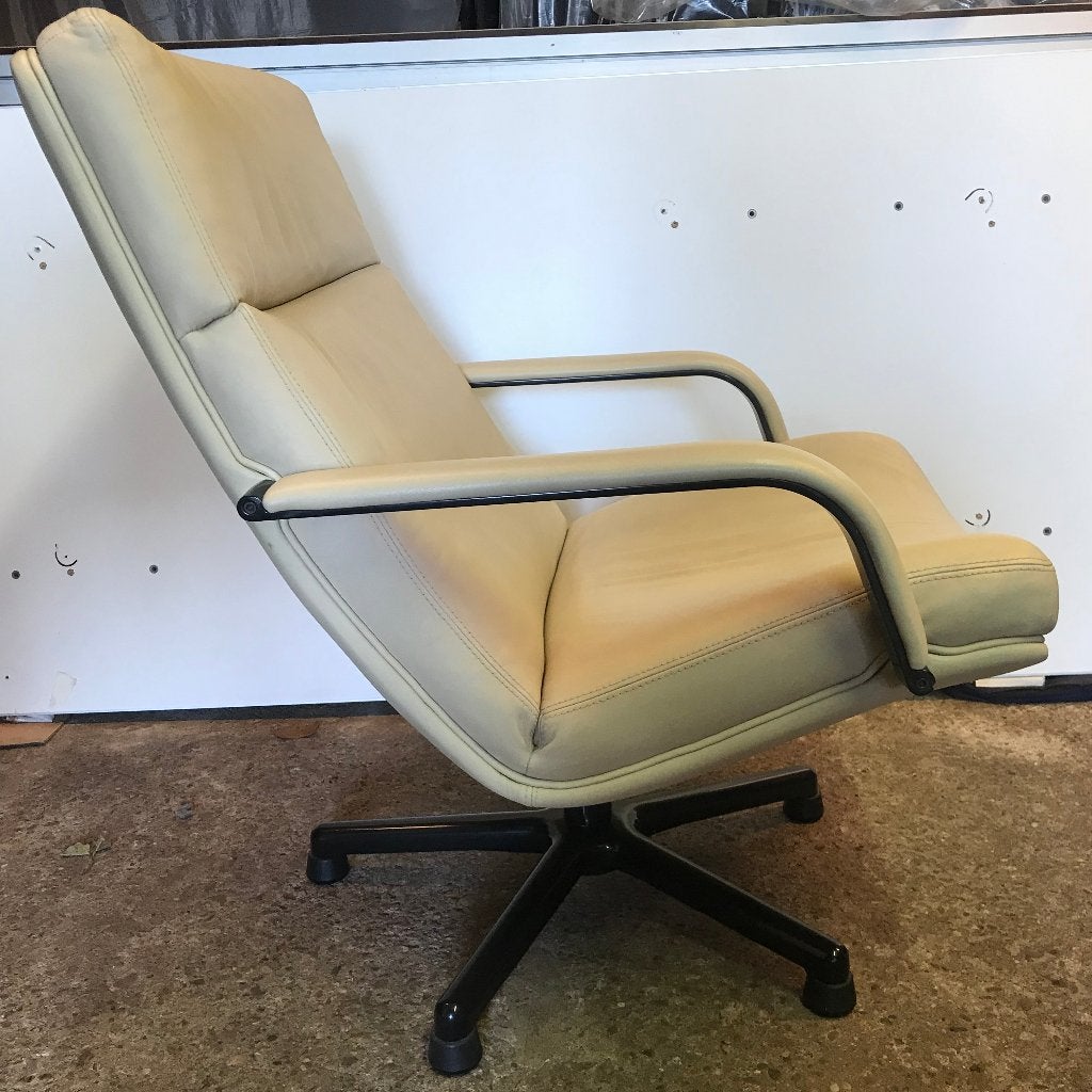 IZGS Artifort design fauteuil stoel F141 142 creme wit leer, Huis en Inrichting, Ophalen, Gebruikt, Nvt, Nvt