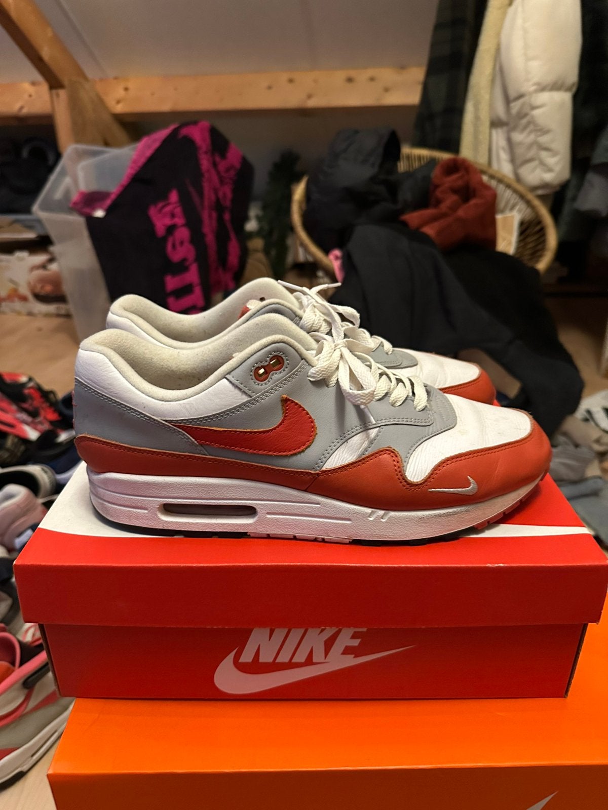 Nike air max 1 martian sunrise 45,5, Kleding | Heren, Schoenen, Ophalen of Verzenden, Gedragen, Overige kleuren, Sneakers of Gympen