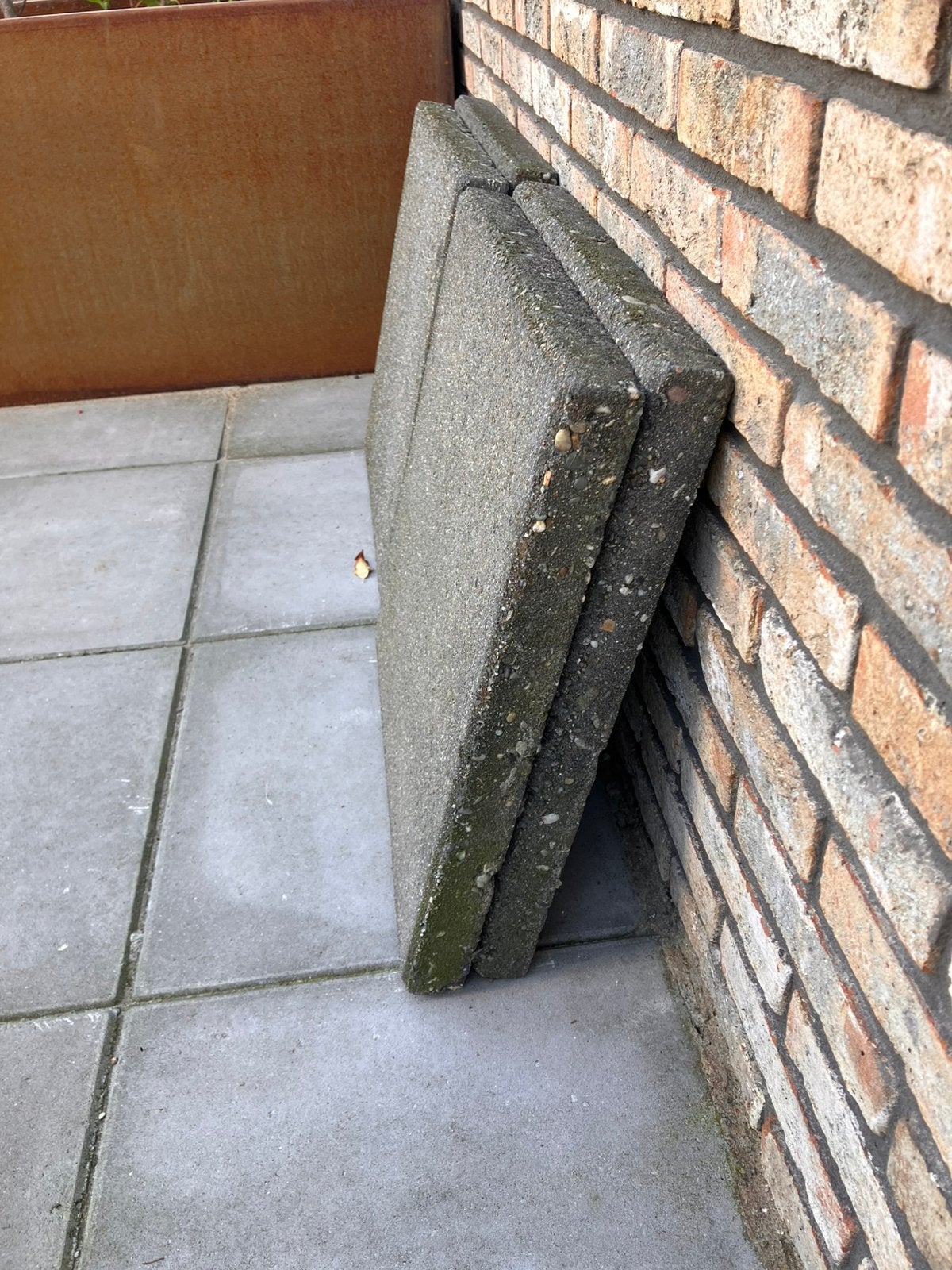 Betontegels 4x Gratis, Ophalen, Zo goed als nieuw, Overige materialen