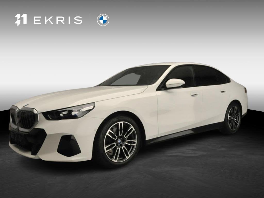 BMW 5 Serie Sedan 520d | M-Sportpakket | LED | HUD | Active, Auto's, Automaat, Dealer onderhouden, 4 cilinders, Wit