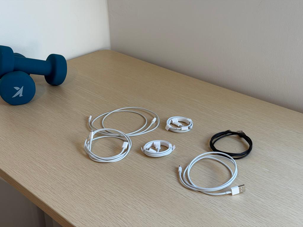 Originele Apple Lightning kabels (USB-A & USB-C), Ophalen, Zo goed als nieuw, Minder dan 2 meter, Overige kabels