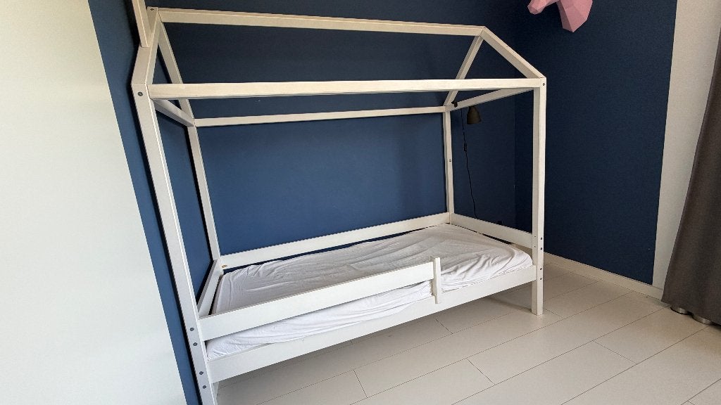 Kinderbed bedhuisje, 80x180 cm. Gratis op te halen., Ophalen, Gebruikt, 70 tot 85 cm, Lattenbodem