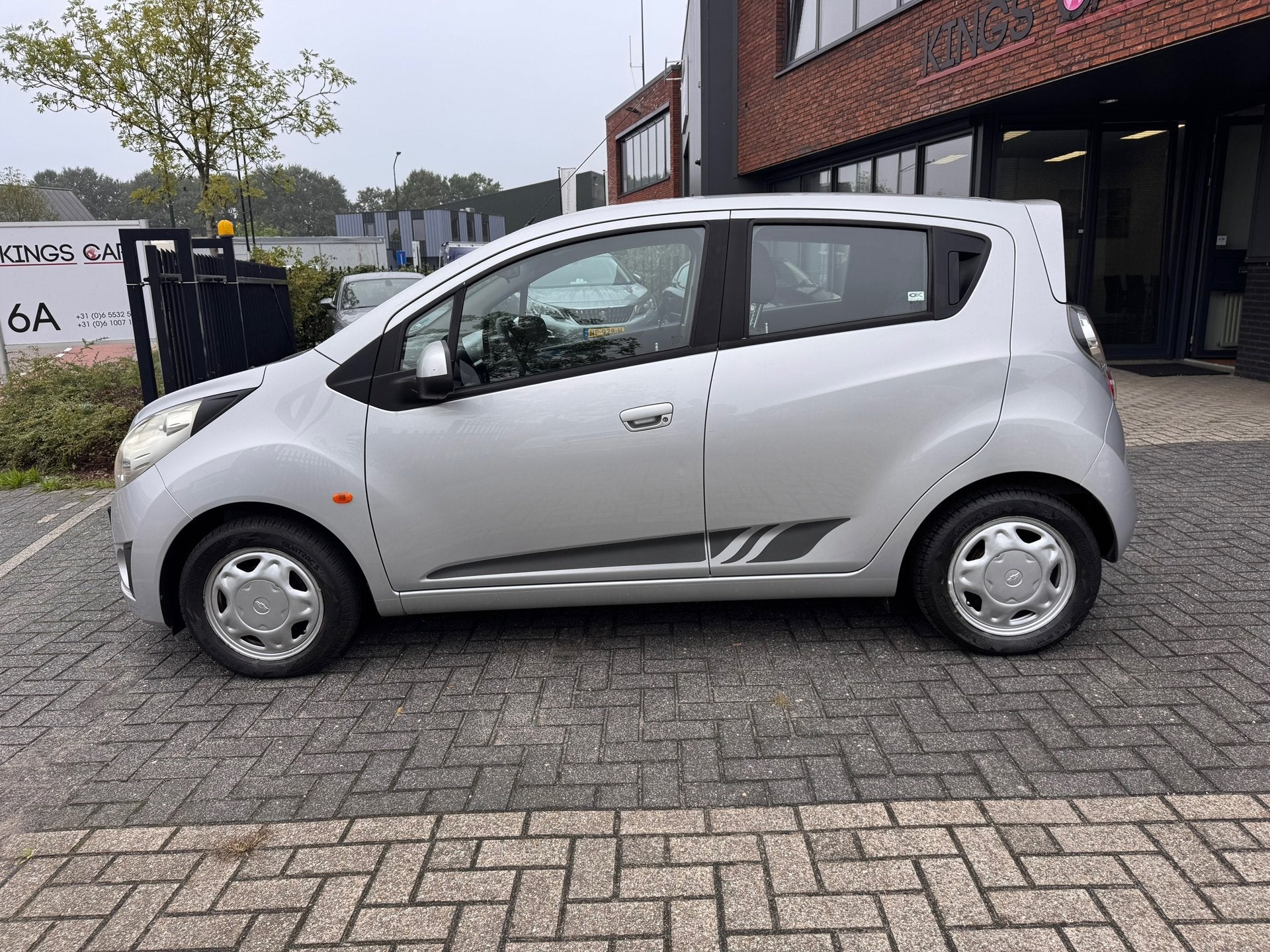 Chevrolet Spark 1.0 16V LS Airco Striping zeer sportief, Auto's, Voorwielaandrijving, Gebruikt, 4 cilinders, Elektrische ramen