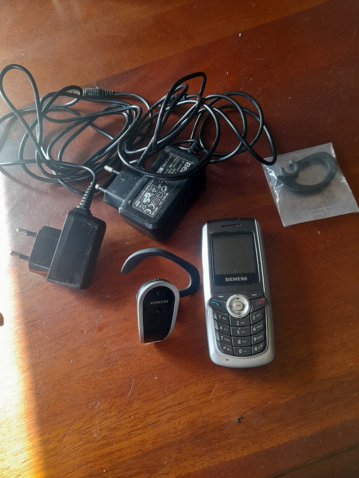 Siemens GSM met originele headset en opladers, Gebruikt, Geen camera, Ophalen of Verzenden, Klassiek of Candybar