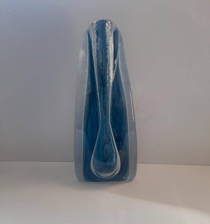 Jizerske Sklo , blauw glazen Tsjechische vaas ~ vintage ~, Ophalen of Verzenden