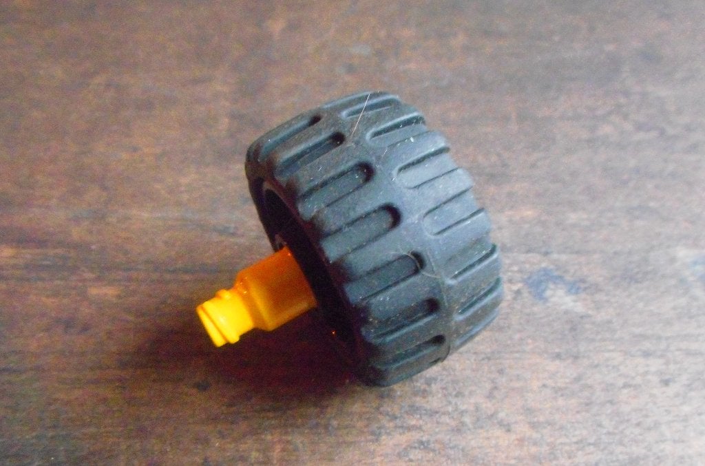 Lego Duplo Toolo Wheel with Standard Tire (zie foto's) 35, Kinderen en Baby's, Speelgoed | Duplo en Lego, Ophalen of Verzenden