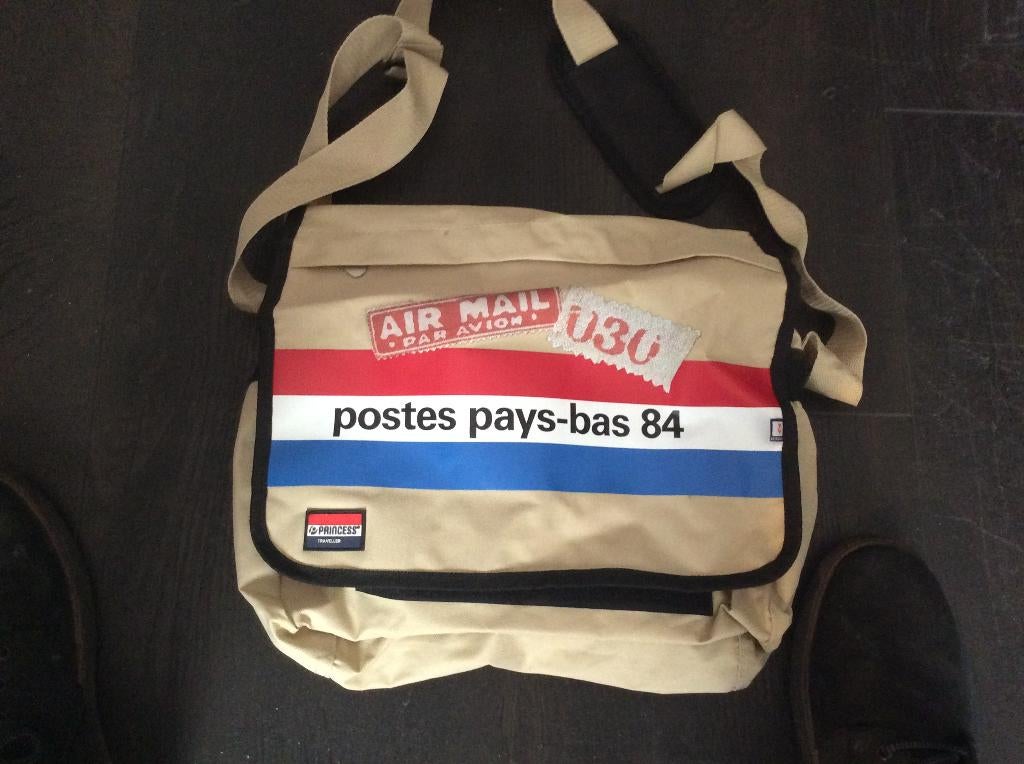 zijtas met opschrift Postes payes Bas, Ophalen of Verzenden, Zo goed als nieuw