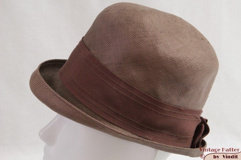 Vintage Dameshoed bruin stro 53 / 54 = XS gratis verzenden, Ophalen of Verzenden, Gedragen, 55 cm (S, 6⅞ inch) of minder, Hoed