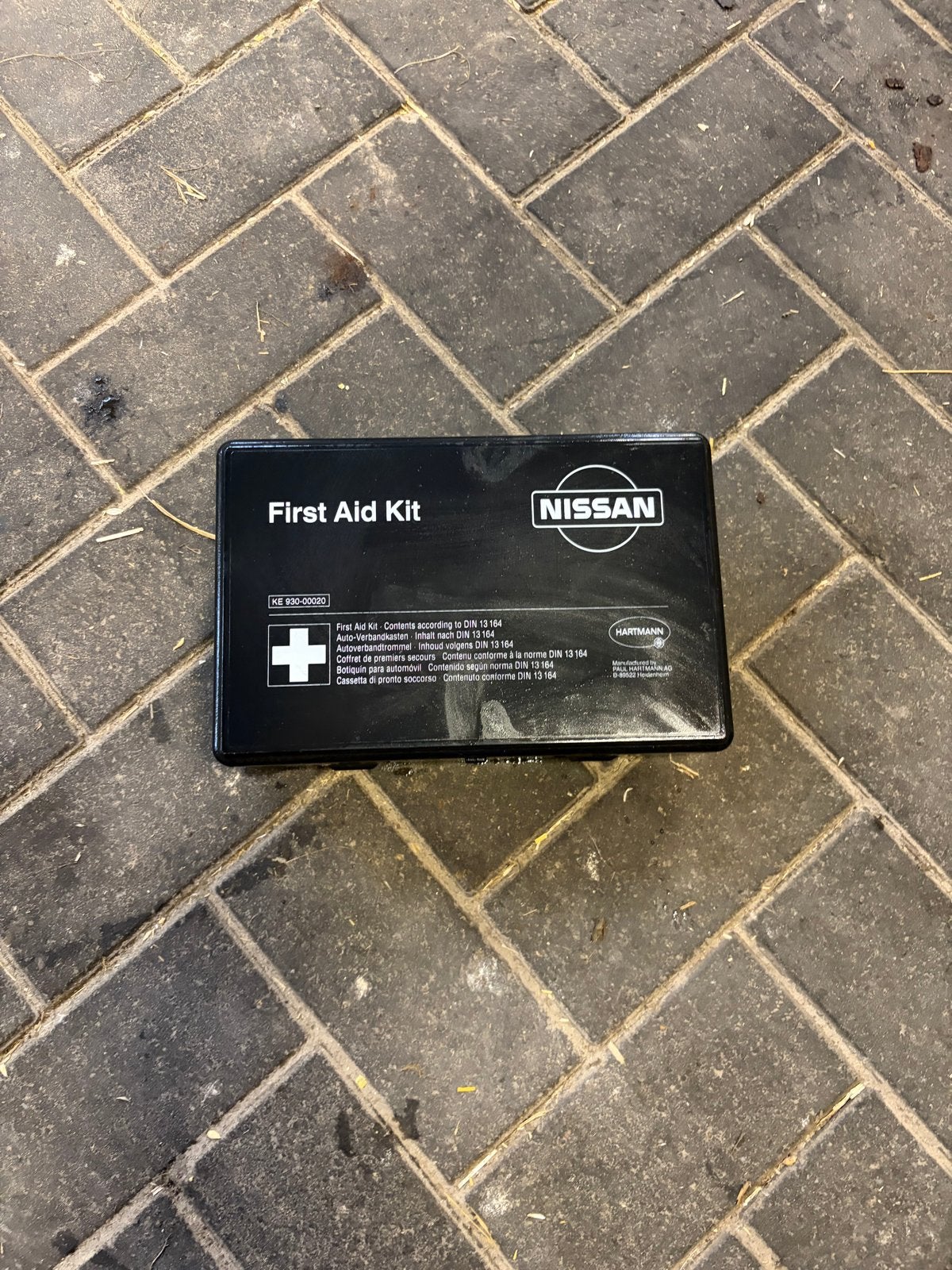 Volledig complete Nissan EHBO koffer - Nieuwstaat, Diversen, Ophalen of Verzenden, Nieuw