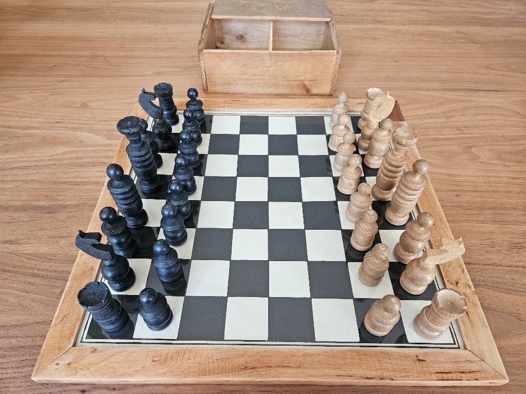 Schaakspel, Antiek bord en stukken., Ophalen of Verzenden