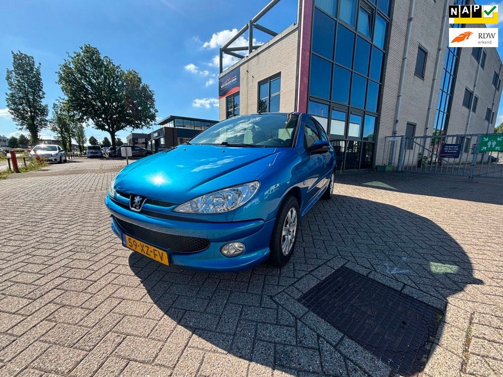 Peugeot 206 1.4 Forever, Voorwielaandrijving, 31 €/maand, 4 cilinders, Blauw