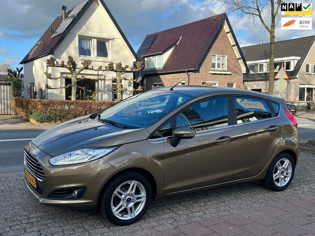 Ford Fiesta 1.0 Titanium 130.000 km NL-AUTO-NAP, Auto's, Ford, Voorwielaandrijving, Euro 5, Zwart, 525 kg
