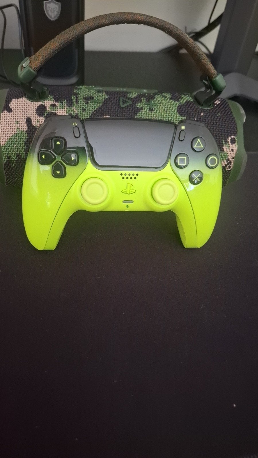 Aangepaste PS5 DualSense Controller - Neon Groen, Ophalen, Zo goed als nieuw