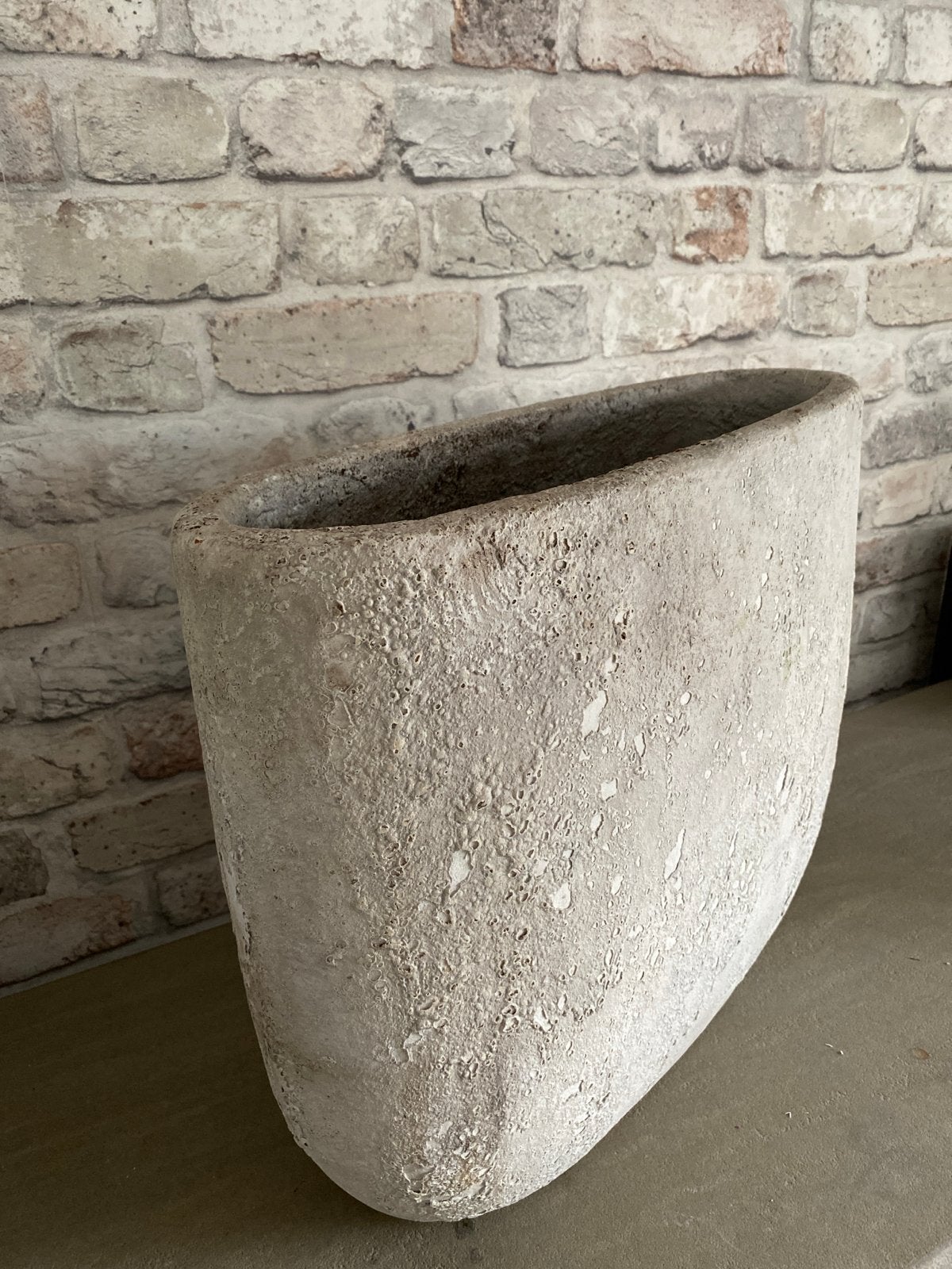 Langwerpige Ovale Bloempot - Betonlook, 25 tot 40 cm, Gebruikt, Binnen, Ophalen of Verzenden