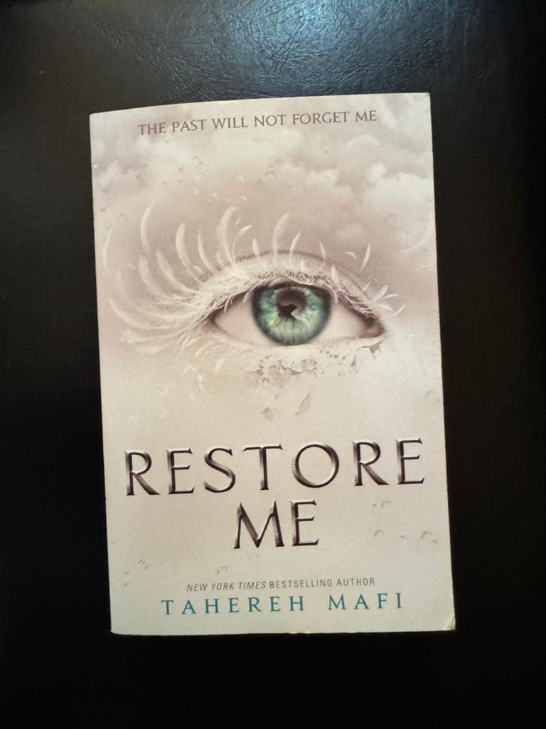 Restore me - Tahereh Mafi, Boeken, Fantasy, Ophalen, Zo goed als nieuw