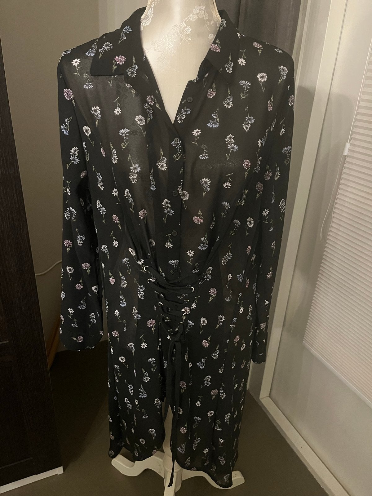 Page One Zwarte Bloemenjurk met Vetersluiting Maat 44, Kleding | Dames, Zwart, Maat 42/44 (L), Ophalen of Verzenden, Zo goed als nieuw