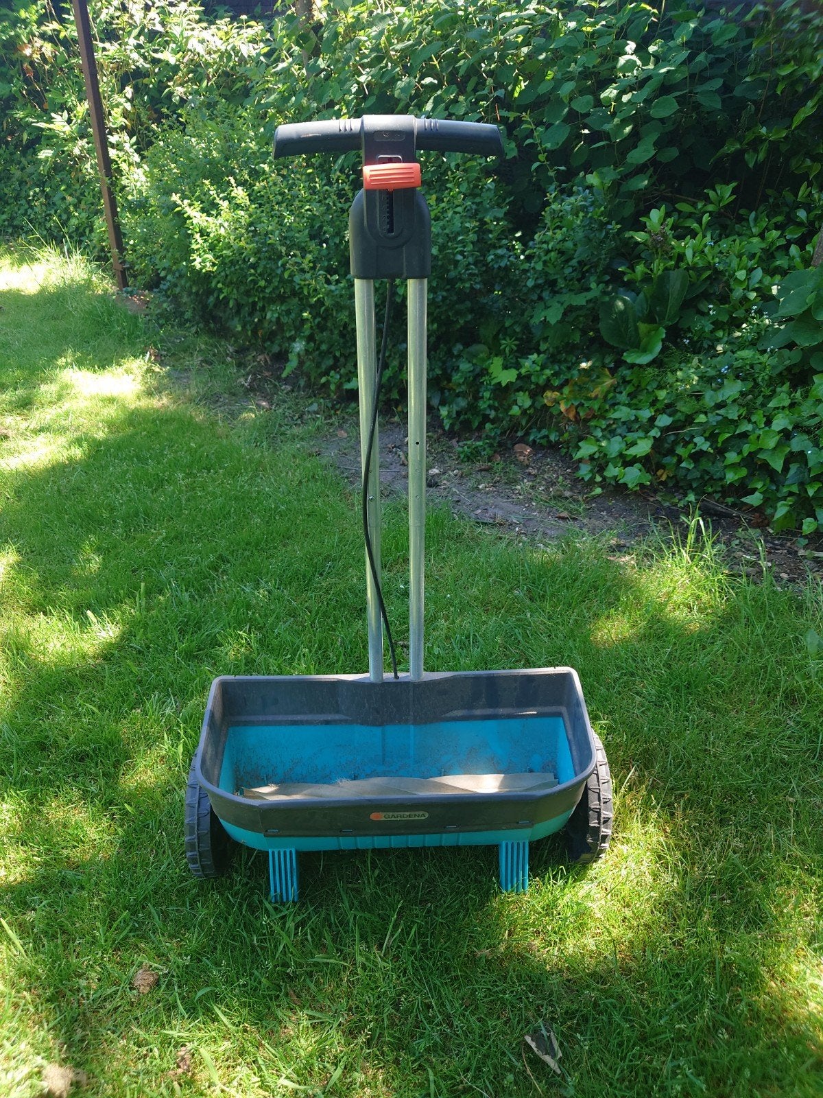 Grote Gardena strooiwagen / zaaiwagen (65Bx22Dx25H), zgan!, Ophalen, Zo goed als nieuw, Overige soorten, Gardena