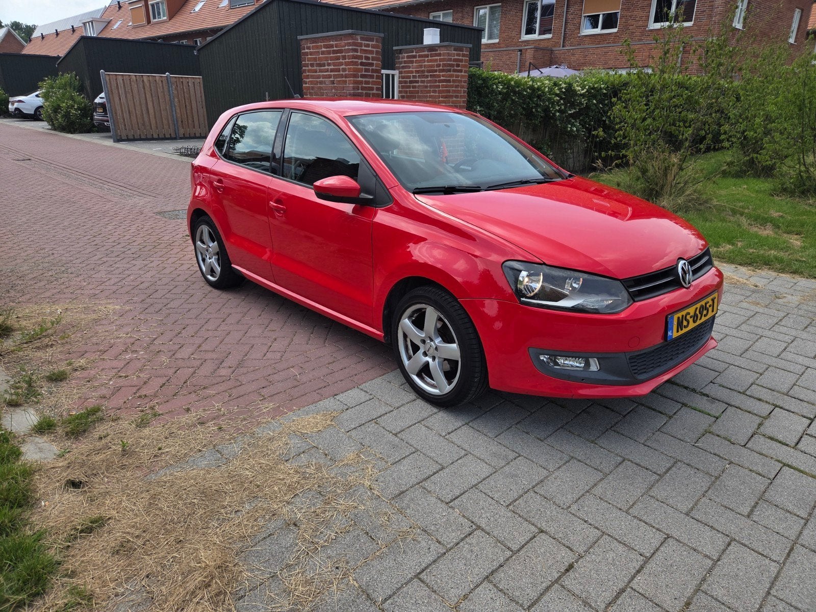 Volkswagen polo 1.4 benzine dsg voor zaterdag ophalen € 2999, Auto diversen, Schadeauto's, Volkswagen, 1400 cc, Benzine, Ophalen