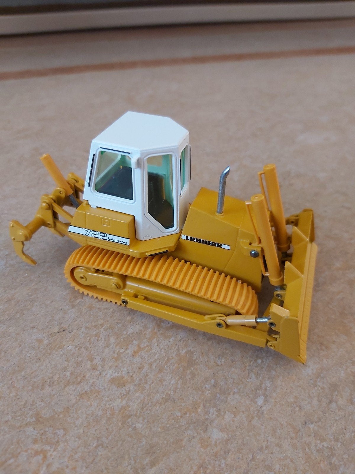 Liebherr PR722 hydr. bulldozer met ripper tanden Conrad 1/50, Hobby en Vrije tijd, Ophalen of Verzenden, Nieuw, Hijskraan, Tractor of Landbouw