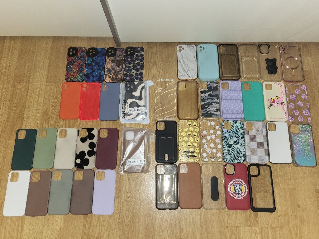 Apple iPhone 11, 11 Pro, 12 & 12 Pro Hoesjes (+-40 Stuks), Zwart, Nieuw, Ophalen of Verzenden, IPhone 11