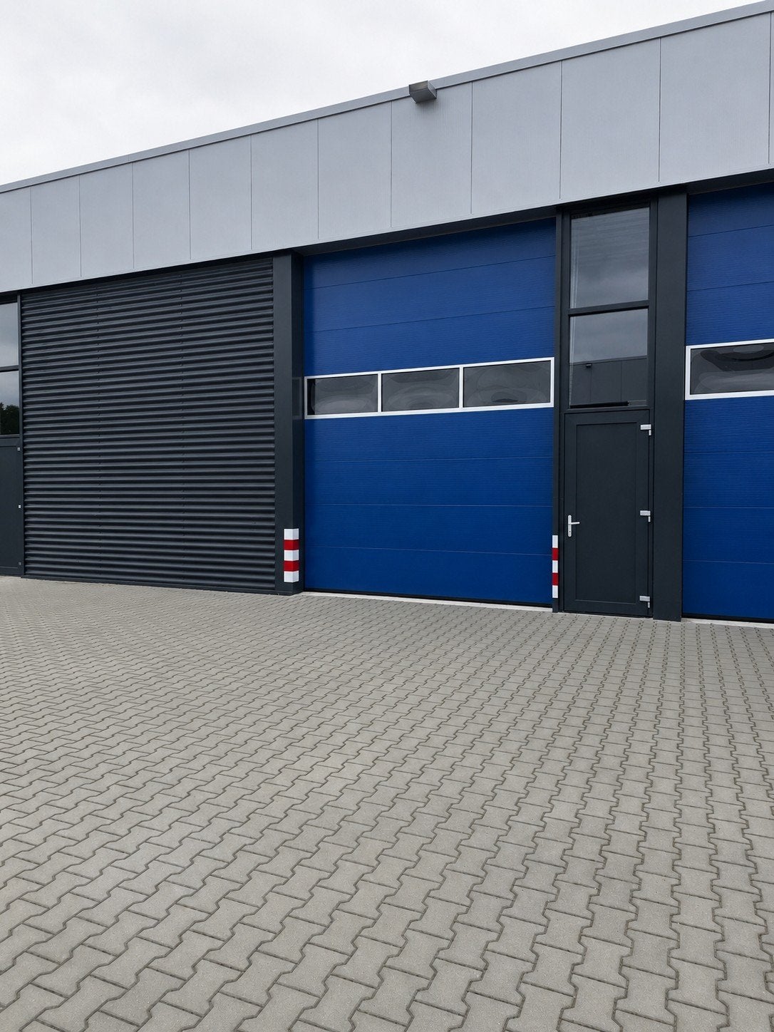 Dubbele loods met kantoorruimte te huur in Oosterwolde, Zakelijke goederen, Bedrijfsruimte
