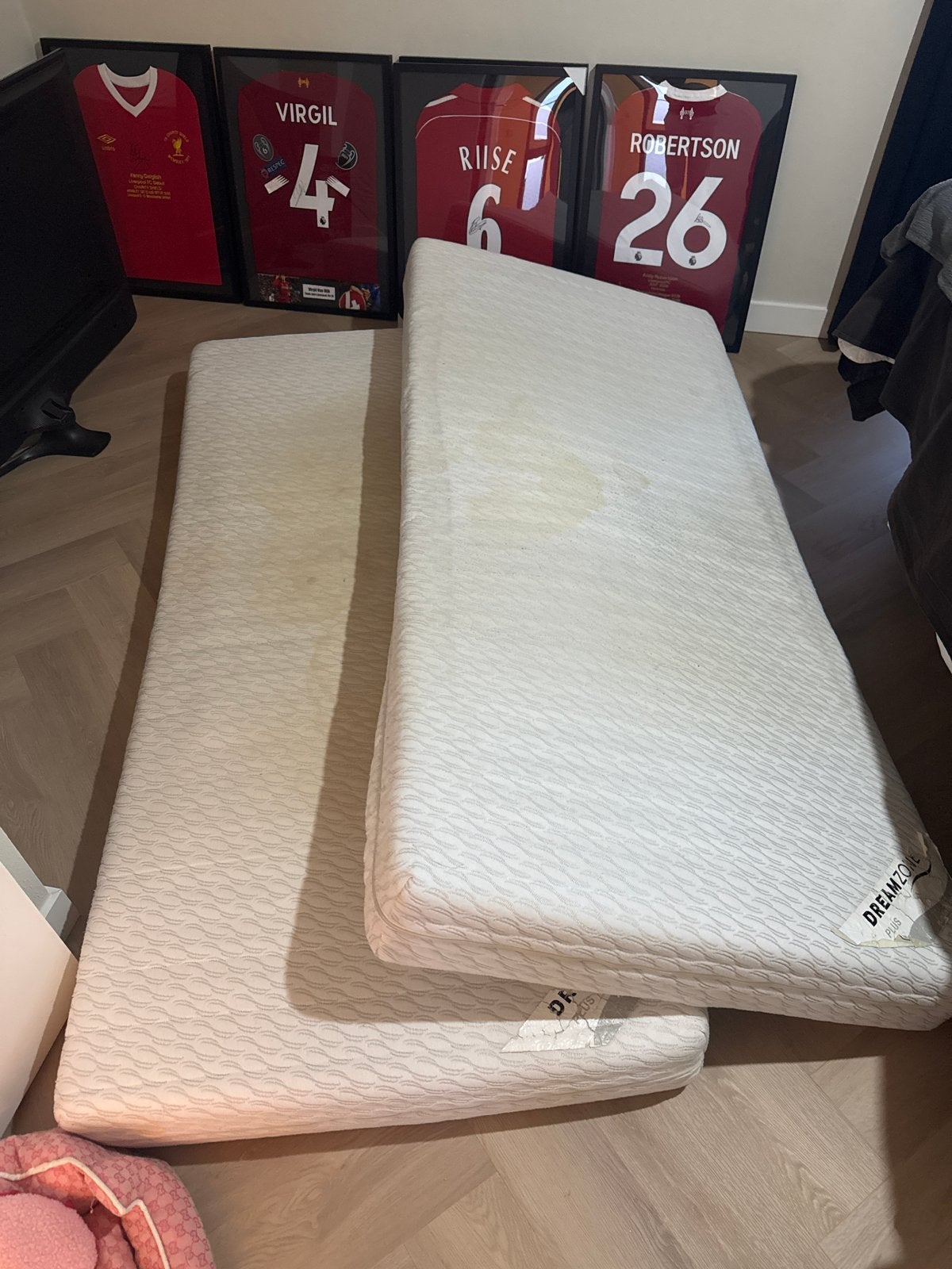 2 gebruikte eenpersoons matrassen 90x200 met vlekken, Ophalen, Gebruikt, 90 cm, Eenpersoons