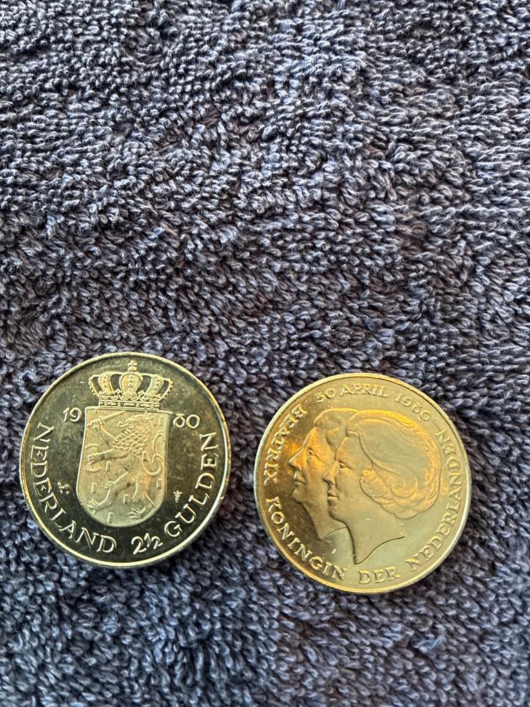 Nederlandse Guldens: 2½ Gulden 1960 en Beatrix 1980, Ophalen of Verzenden, Overige landen, Overige waardes, Losse munt