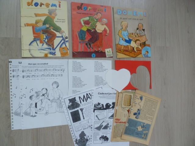 Oma/opa materialen: lied, 3x Doremi, knutselwerkjes, versjes, Kinderen en Baby's, Ophalen of Verzenden, Zo goed als nieuw, Taal en Lezen