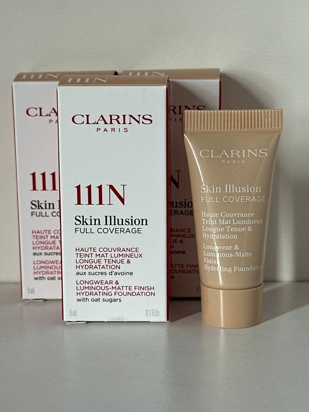 Clarins Skin Illusion Full Coverage Foundation 5 ml #111N#, Ophalen of Verzenden, Nieuw, Gehele gezicht, Make-up