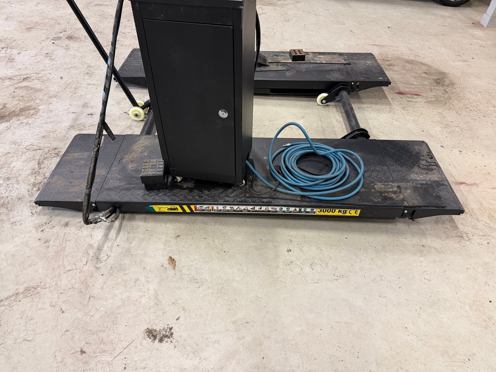 Auto poets brug 3000 kg, Ophalen