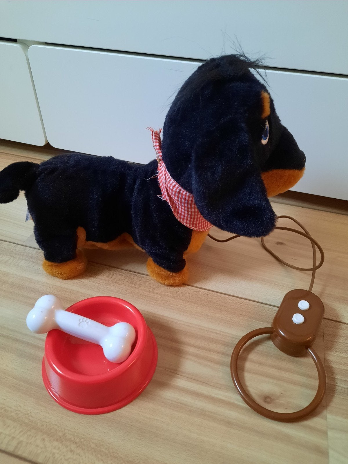 Pitter Patter Pets Teckel Speelgoedhond met voerbak en bot, Ophalen of Verzenden, Zo goed als nieuw, Jongen of Meisje